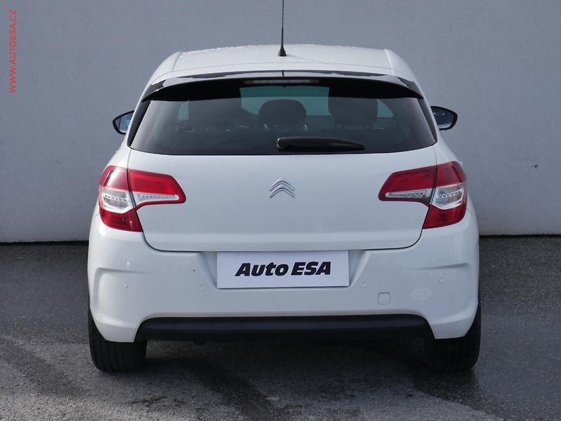 Citroën C4 (2011) 1.6i, ČR, AC, temp, park - fotka 5 z 18