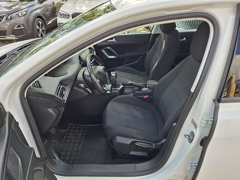 Peugeot 308 SW ACTIVE 1,2 PT M5 - fotka 12 z 23