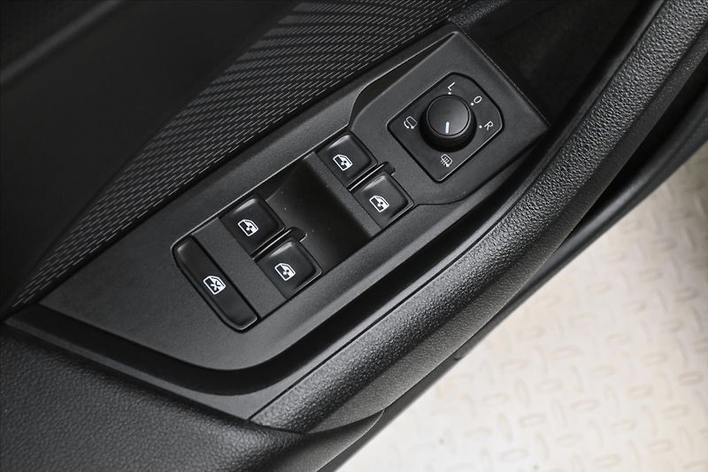 Škoda Octavia 2,0 TDI 110kW DSG Style Záruka - fotka 27 z 33