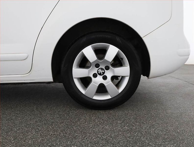 Peugeot 5008 (2014) 2.0 HDI, 7 míst, Serv.kniha - fotka 16 z 16