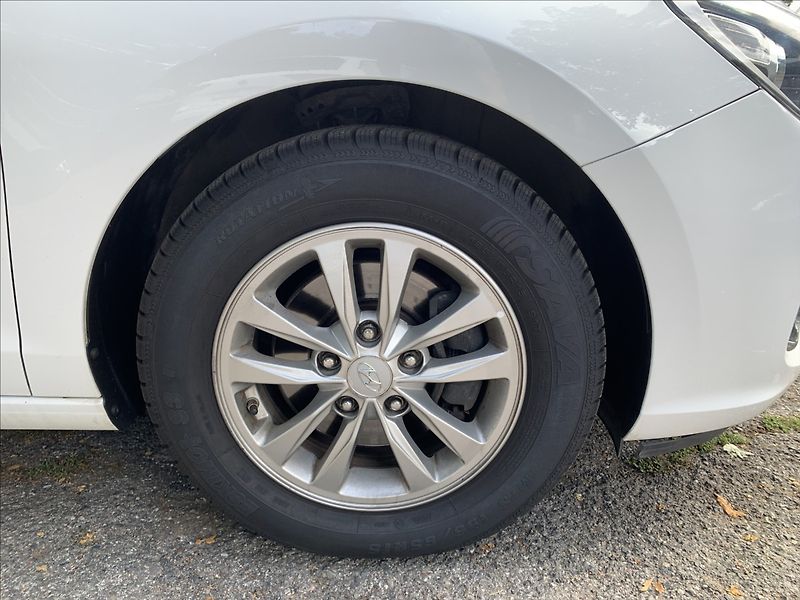Hyundai i30 1,6 CRDI ČR - fotka 9 z 17