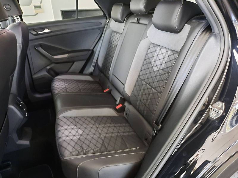 Volkswagen T-Roc (2022) R-Line 2.0 TSI 4Motion (140kW/ - fotka 9 z 27