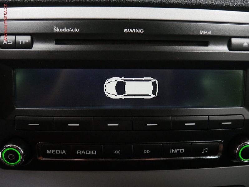 Škoda Octavia (2012) 1.6 TDi, autoAC - fotka 17 z 19