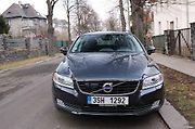 Volvo V70.