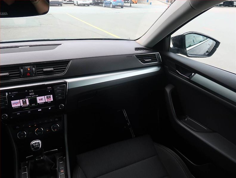 Škoda Superb (2017) Ambition Plus 2.0 TDI, Navi - fotka 8 z 21