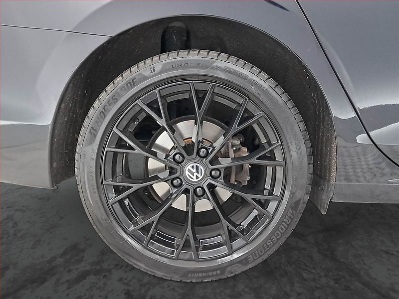 Volkswagen Golf (2021) 2.0 TDI, Automat, Navi - fotka 15 z 22