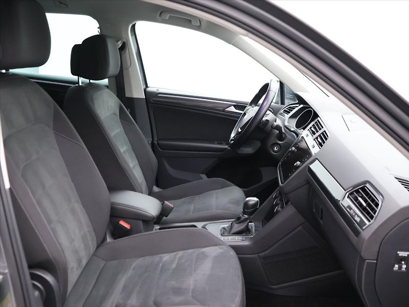 Volkswagen Tiguan 2,0 TDI 110kW DSG R-line DPH - fotka 12 z 32