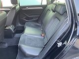 Volkswagen Passat (2015) 2.0 TDi, Highline, LED, navi - náhled 10