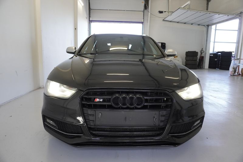 Audi S4 3.0 TFSI 333PS QUATTRO AUTOMAT - fotka 3 z 36