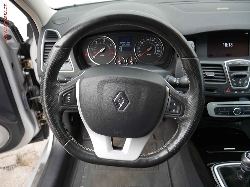 Renault Laguna (2013) 1.5 dCi, ČR, Navi, výhřev - fotka 17 z 22