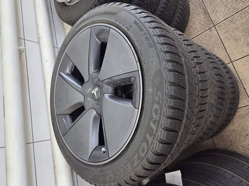 Tesla Model 3 (2019) RWD LED Kamera Range Plus 229 - fotka 32 z 33