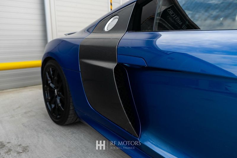 Audi R8 (2010) R8 5.2 V10 quattro 386kW - fotka 12 z 46