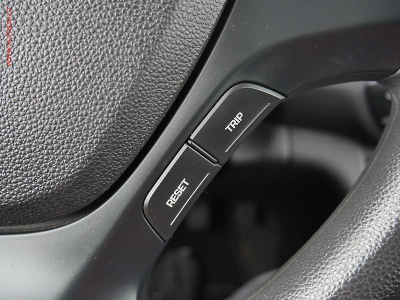 Hyundai i10 (2018) 1.0i, ČR, AC - fotka 12 z 18