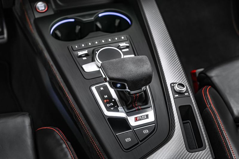 Audi RS 4 RS4  TFSI quattro, keramiky - fotka 18 z 27