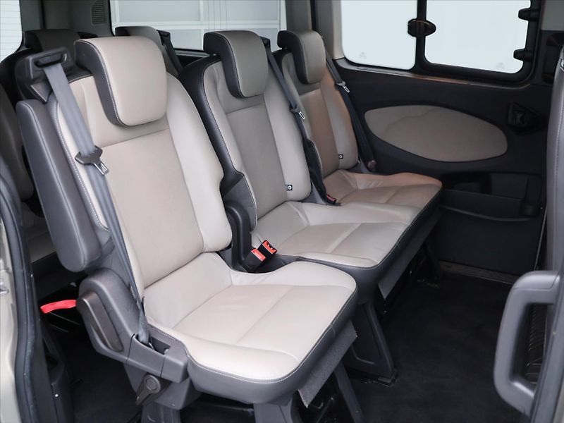 Ford Tourneo Custom 2,0 TDCI 125kW Titanium CZ DPH - fotka 12 z 32