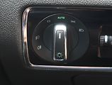 Škoda Superb (2011) Comfort 2.0 TDI, Automat, Navi - náhled 19