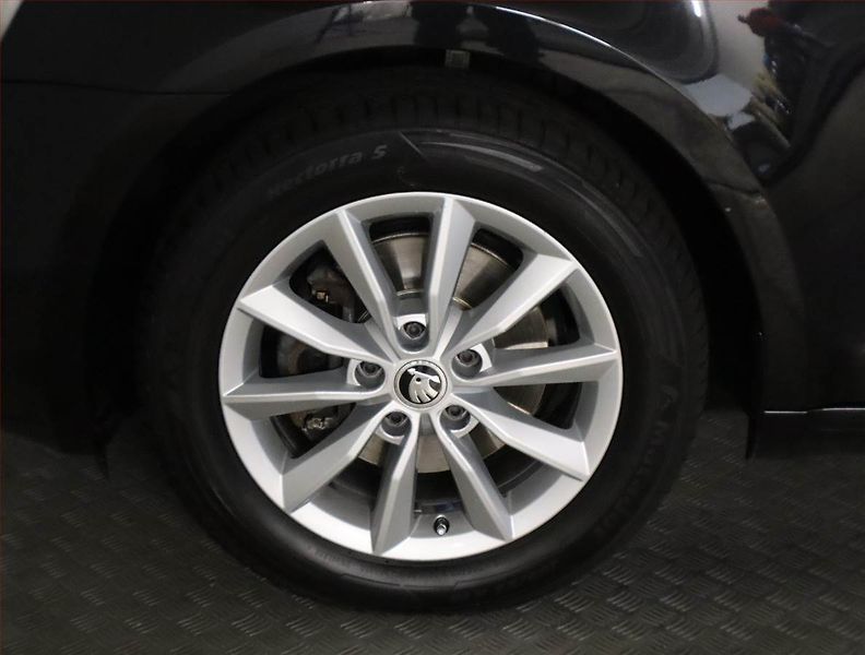 Škoda Octavia (2015) 2.0 TDI, Navi, Tempomat - fotka 14 z 16