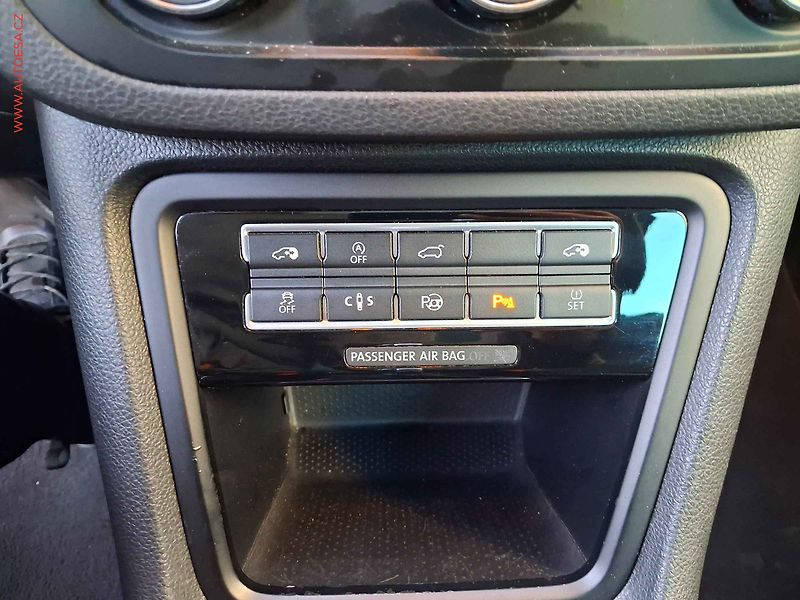 Volkswagen Sharan (2016) 2.0TDi 7míst, ČR, DSG, TZ - fotka 17 z 19