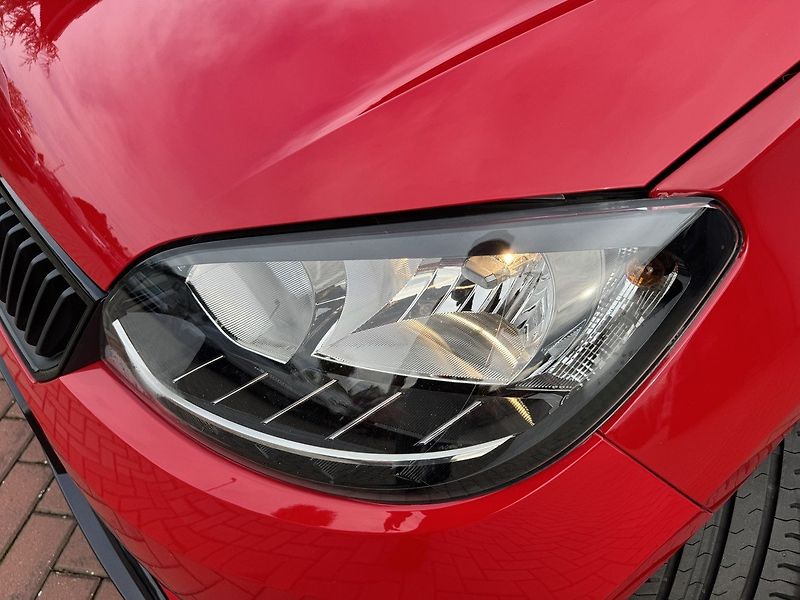 Škoda Citigo (2017) 1.0MPi Monte Carlo Bluetooth - fotka 33 z 48