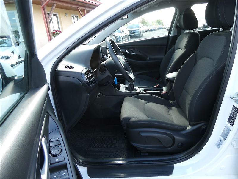 Hyundai i30 1,0 T-GDi 88kW Smart,ČR,naviga - fotka 20 z 43