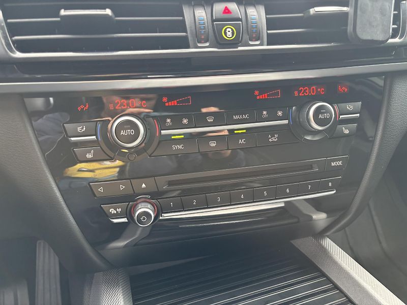 BMW X5 M PAKET X-DRIVE 40D - 230 kW - fotka 14 z 30