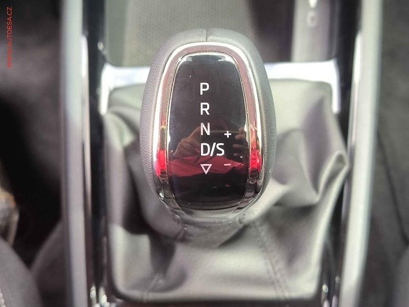 Škoda Kamiq (2024) 1.0 TSi, Selection, DSG - fotka 17 z 24