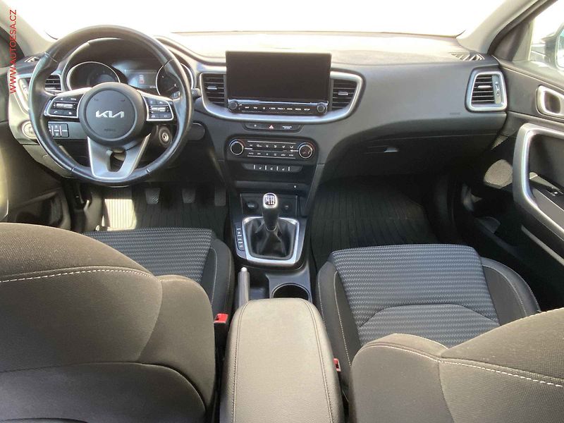 Kia Ceed (2023) 1.5 T-GDi SW, 1.maj,ČR, TOP - fotka 8 z 18