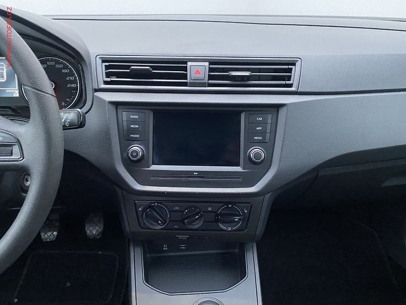 Seat Arona (2018) 1.0 TSi, Reference, +ALU - fotka 12 z 16