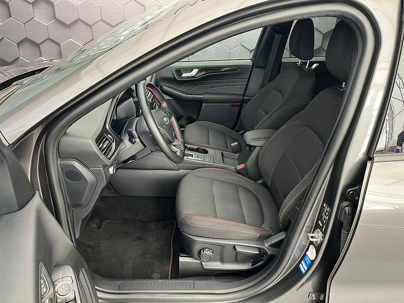 Ford Kuga 2.5 Duratec HEV 4x4 ST-LINE - fotka 27 z 66