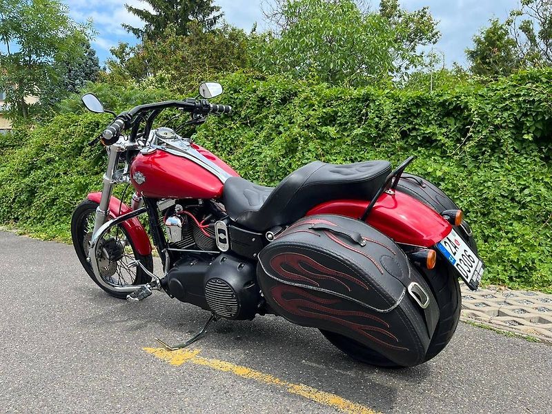 Harley-Davidson FXDWGI Dyna Wide Glide (2010) - fotka 5 z 13