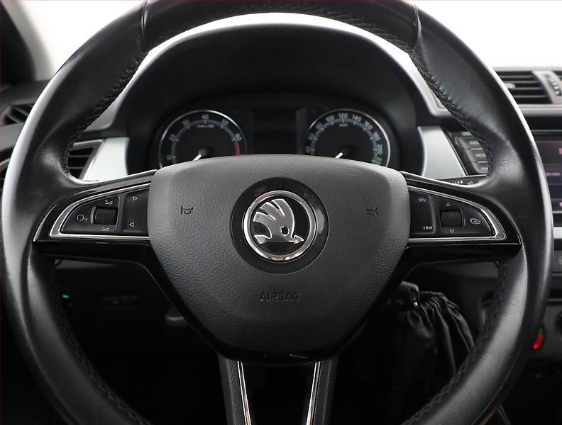 Škoda Fabia (2018) 1.0 TSI, Tempomat - fotka 8 z 17