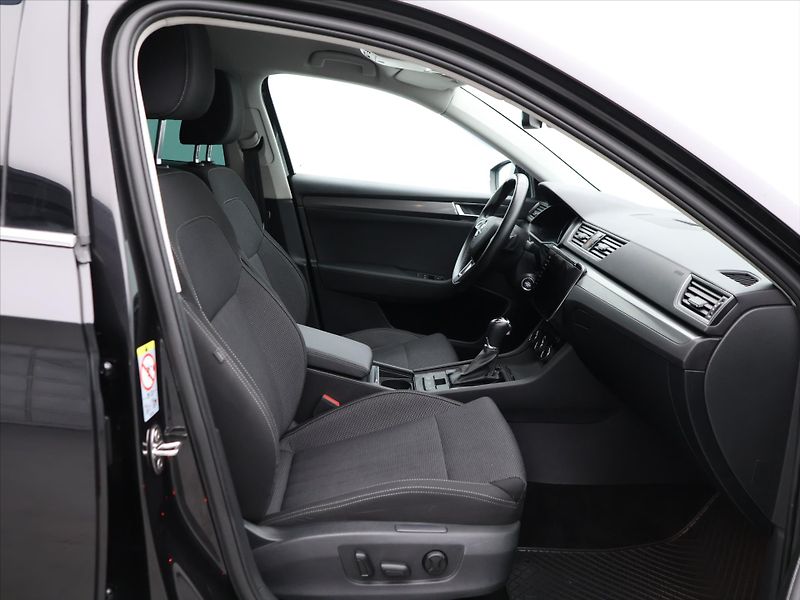 Škoda Superb 2,0 TDI 140kW DSG Style LED - fotka 13 z 34
