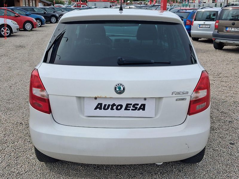 Škoda Fabia (2011) 1.2 TSI, 2.maj,ČR, AC - fotka 5 z 13