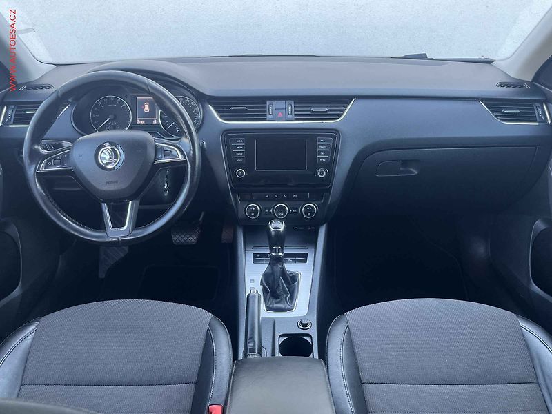 Škoda Octavia (2014) 1.6 TDi, DSG, STK 12/27 - fotka 8 z 14