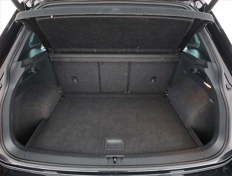 Volkswagen Tiguan (2018) R-Line 2.0 TDI - fotka 19 z 20