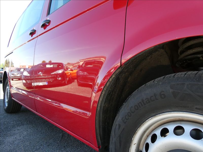 Volkswagen Transporter 2,0 TDi 75kW 9.míst, serviska - fotka 12 z 43