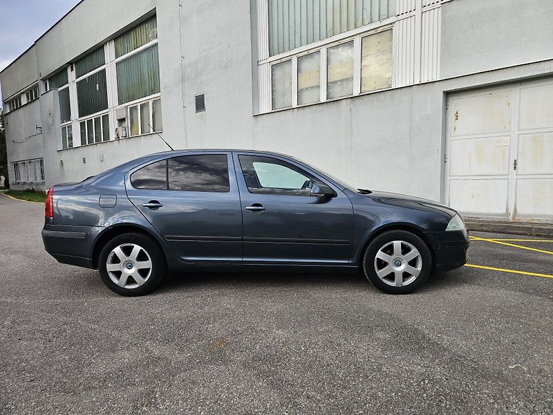 Škoda Octavia (2007) 2 1.9TDI - fotka 6 z 17
