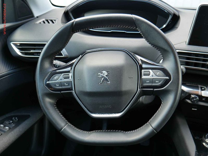 Peugeot 3008 (2020) 1.2 PT, ČR, Active - fotka 13 z 19