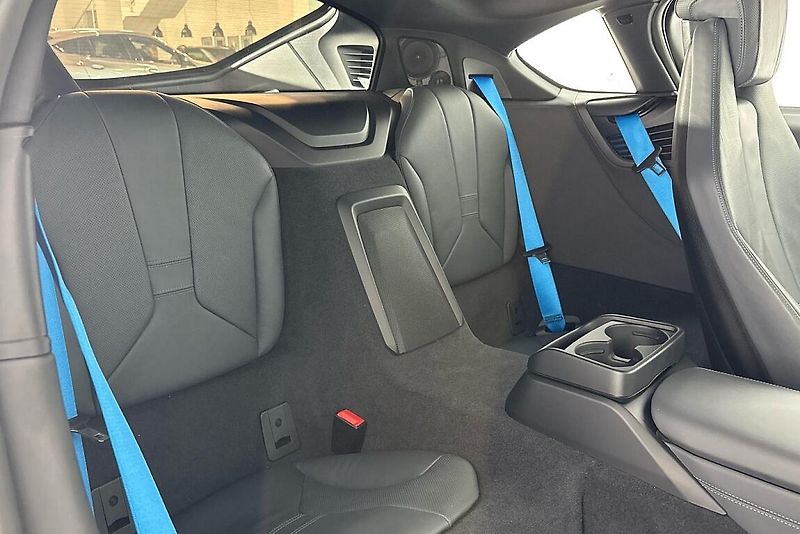 BMW i8 Coupé - fotka 12 z 24