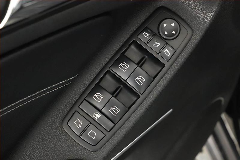 Mercedes-Benz GL (2006) 420 CDI, 4X4, Automat, Kůže - fotka 19 z 21