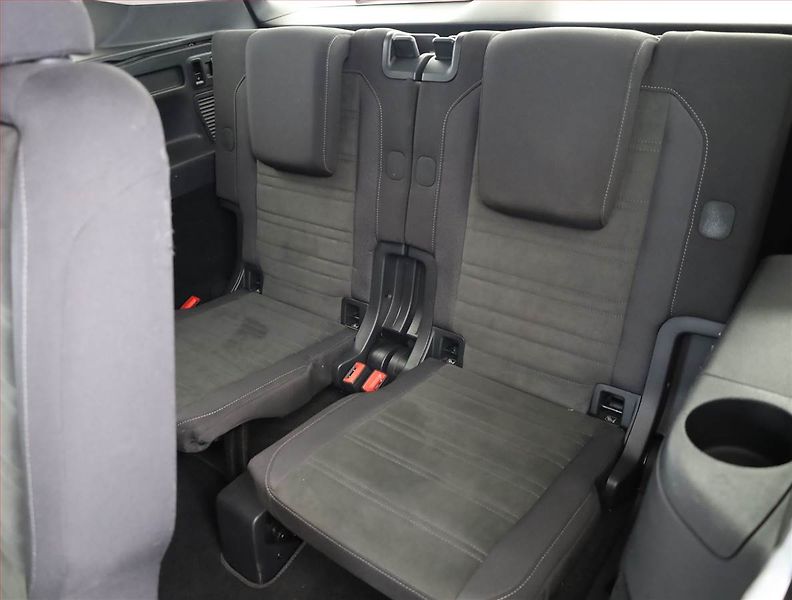 Volkswagen Touran (2019) 2.0 TDI, 7 míst, Serv.kniha - fotka 15 z 17
