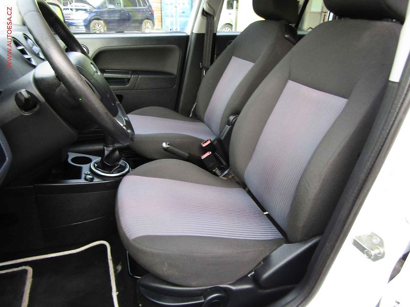 Ford Fusion (2010) 1.4 TDCi, ČR, AC, TZ - fotka 9 z 17