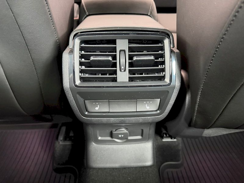 Škoda Karoq (2025) Sportline 1.5 TSI / 110 kW DSG - fotka 23 z 31