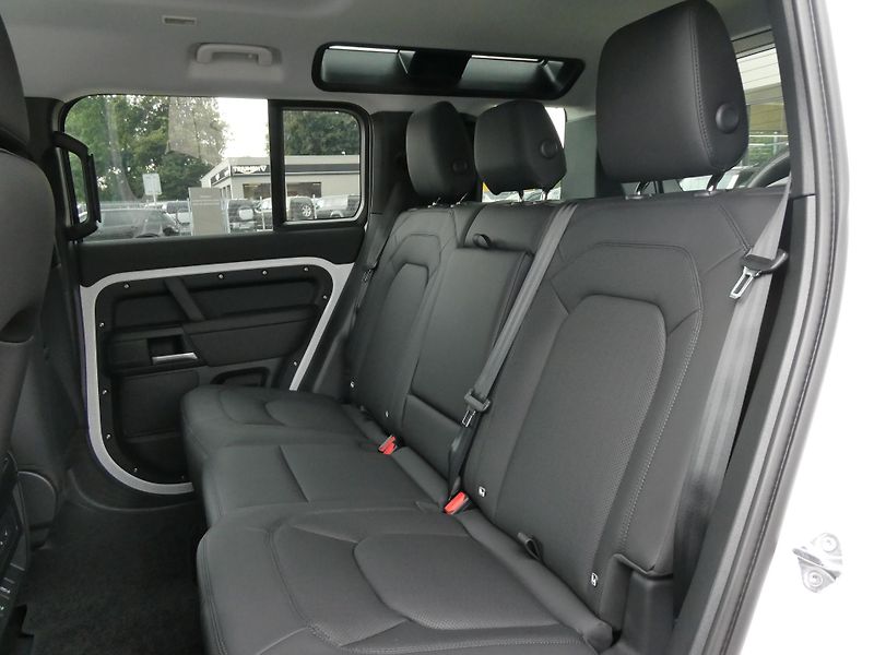 Land Rover Defender 110 S D200 - fotka 14 z 32