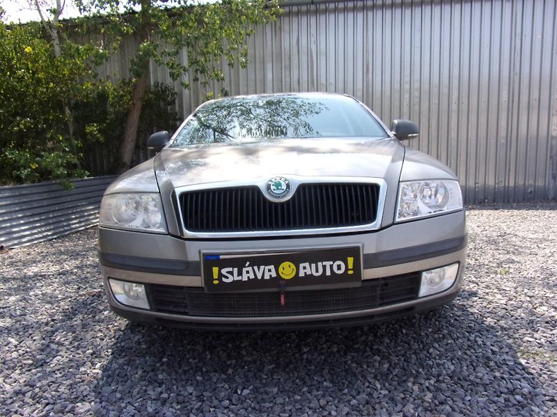 Škoda Octavia (2011) 1.6 MPi 75kW BSE KLIMA TOP KM - fotka 2 z 21