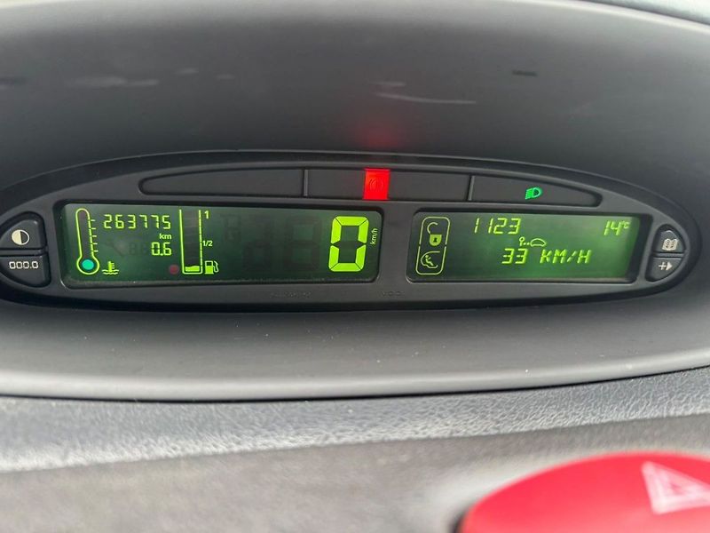 Citroën Xsara Picasso 1,6 - fotka 9 z 9