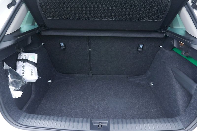 Škoda Kamiq (2023) 1.5 TSI 110 kW M6° Style - fotka 30 z 34