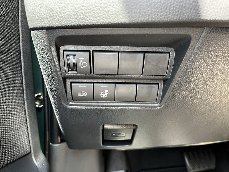 Toyota Yaris 1.5 Hybrid Style ODBĚR IHNED - fotka 26 z 27