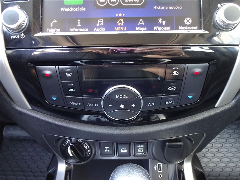 Nissan Navara 2,3 dCi 140 kW 4x4 Automat - fotka 35 z 60