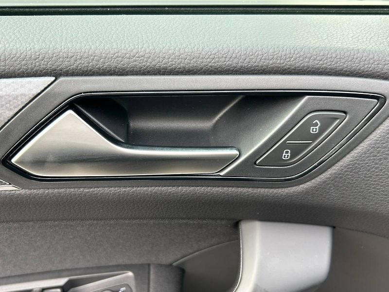 Volkswagen Touran (2023) 2.0 TDI 110kW DSG  Webasto LED - fotka 11 z 32